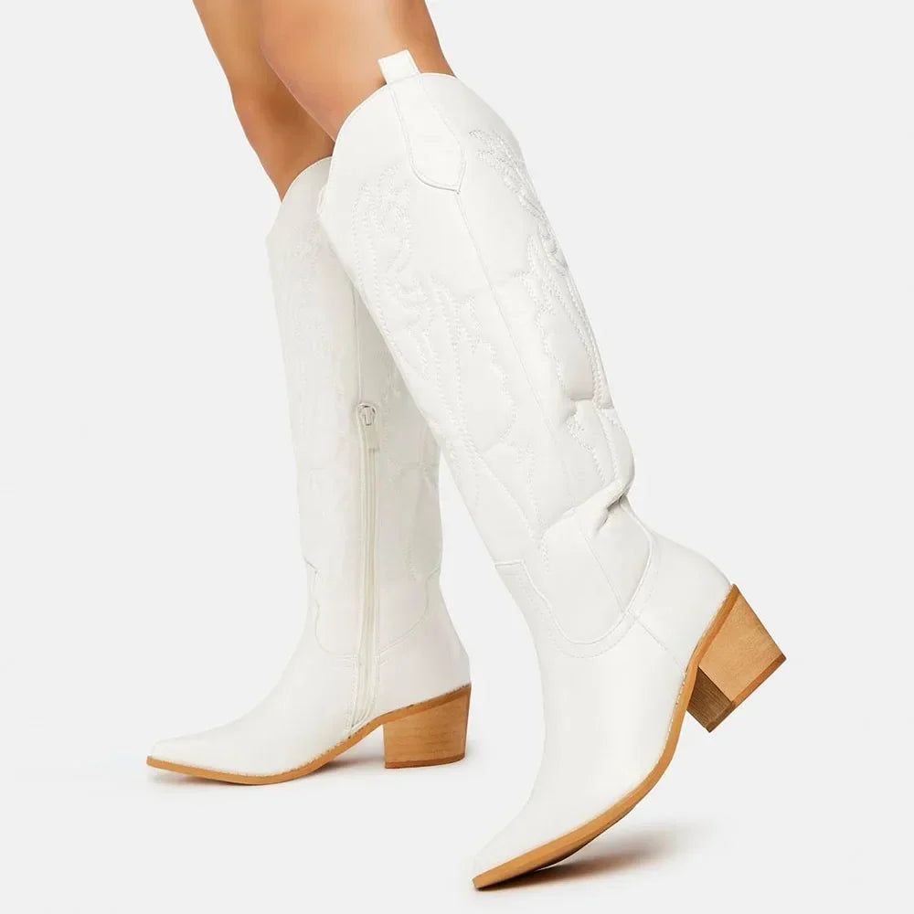 Winter cowboy boots with embroidery pattern and zip closure